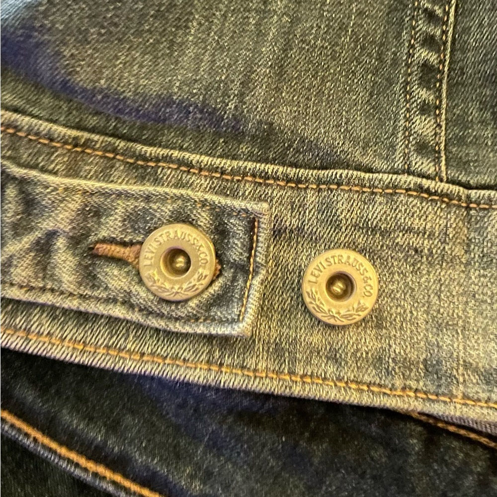 Levi’s Denim Jacket - Picture 6 of 12